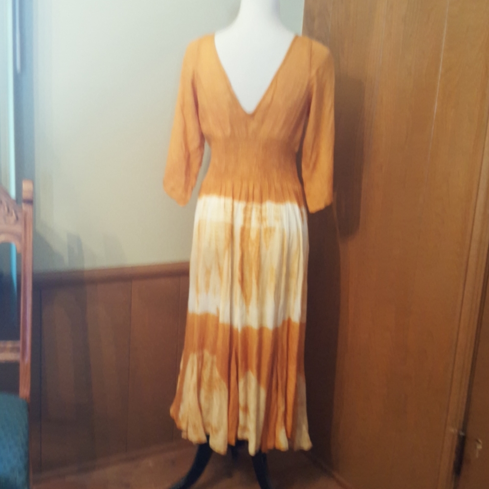 Dress - Picture 2 of 3